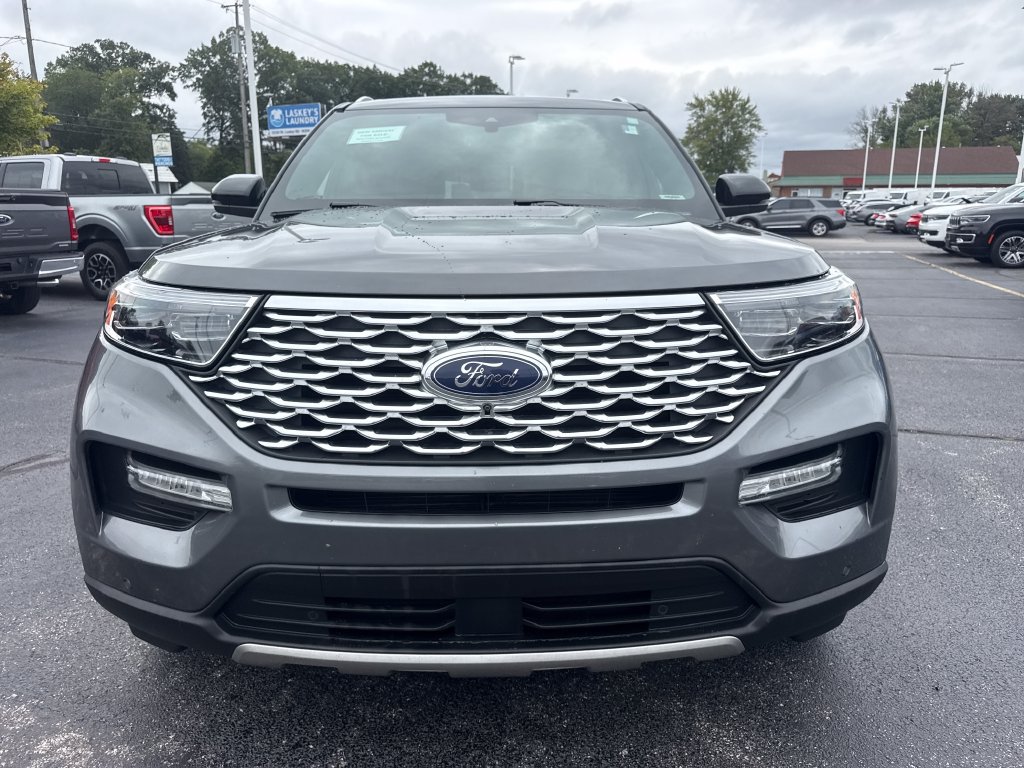 Used 2021 Ford Explorer Platinum w/ Equipment Group 601A AWD/4WD image 3
