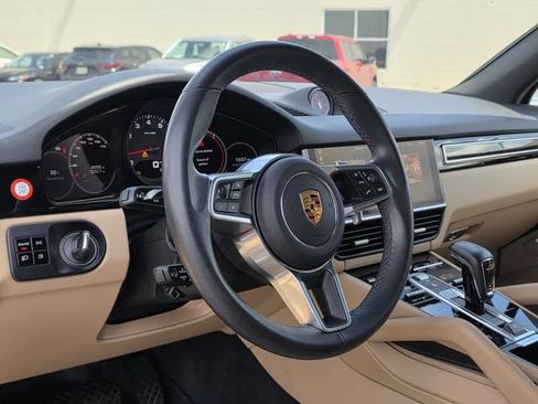 Used 2021 Porsche Cayenne AWD/4WD image 25