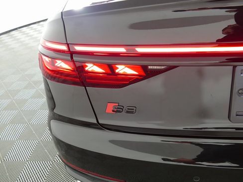 Used 2022 Audi S8 image 33