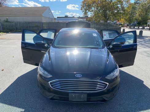 Used 2019 Ford Fusion SE image 29