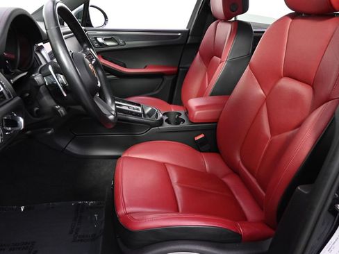 Used 2022 Porsche Macan GTS AWD/4WD image 13