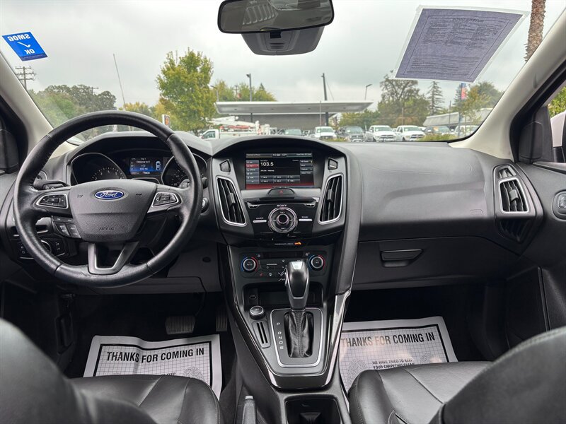 Used 2015 Ford Focus Titanium w/ Titanium Technology Package FWD image 9