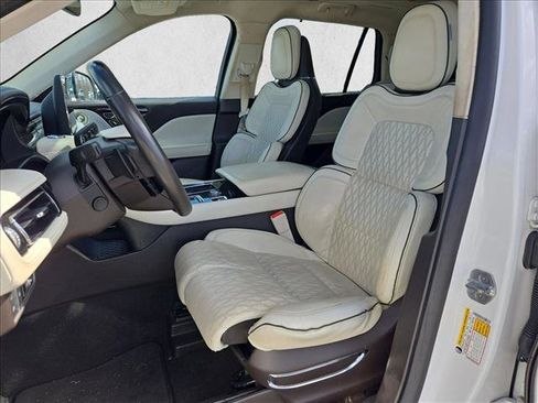 Used 2020 Lincoln Aviator Black Label Grand Touring w/ Class IV Trailer Tow Package image 15