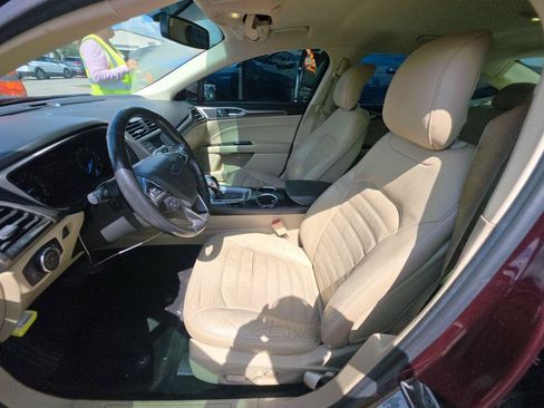 Used 2013 Ford Fusion SE FWD image 9