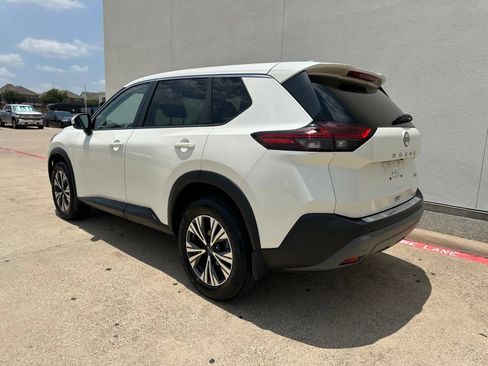 Used 2023 Nissan Rogue SV FWD image 5