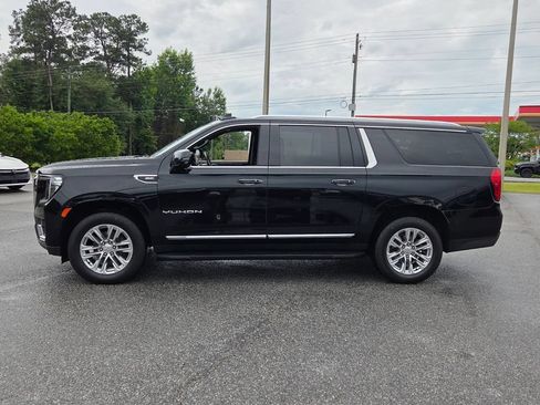 Certified 2022 GMC Yukon XL SLT w/ SLT Premium Package AWD/4WD image 2