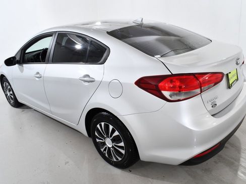 Used 2018 Kia Forte LX w/ LX Rear Camera Package image 15