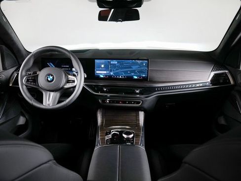 Used 2026 BMW X7 xDrive40i w/ M Sport Package AWD/4WD image 12