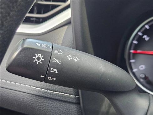 Used 2022 Toyota RAV4 LE FWD image 7
