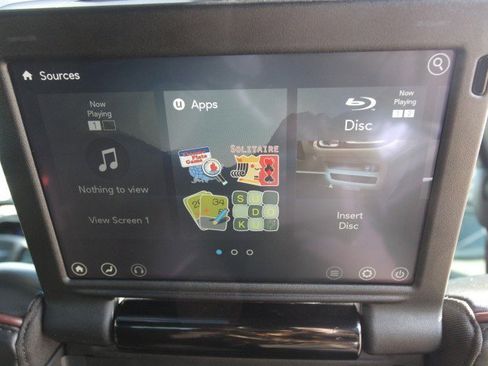 Used 2020 Chrysler Pacifica Limited FWD image 37