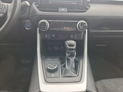 Used 2020 Toyota RAV4 XLE w/ Convenience Package AWD/4WD image 11