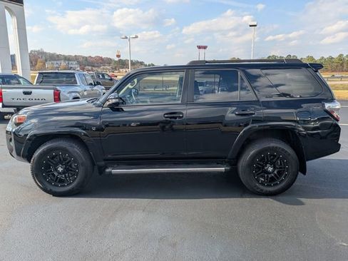 Used 2018 Toyota 4Runner SR5 Premium image 7