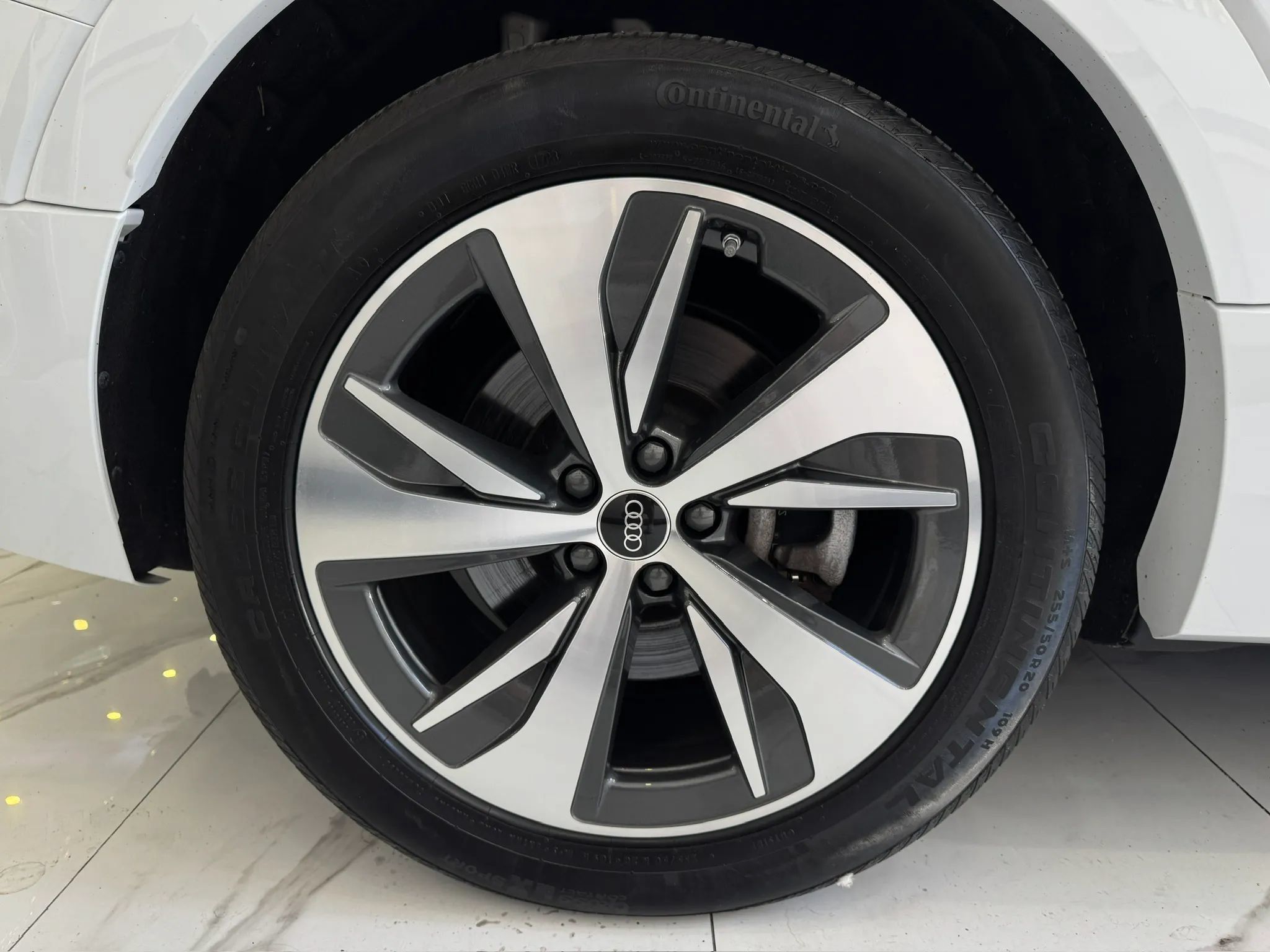 Used 2024 Audi Q8 e-tron Premium Plus w/ Premium Plus Package AWD/4WD image 10