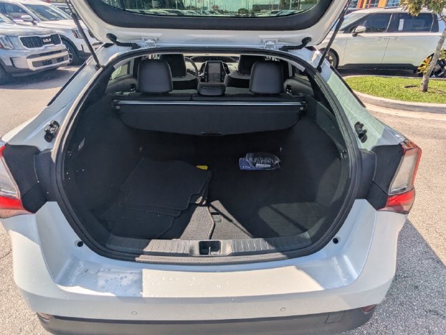 Used 2022 Toyota Prius Limited FWD image 12