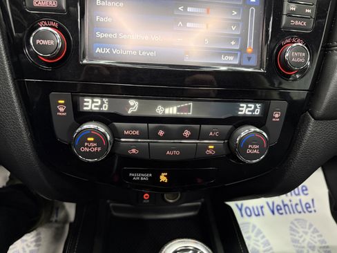 Used 2017 Nissan Rogue AWD image 20