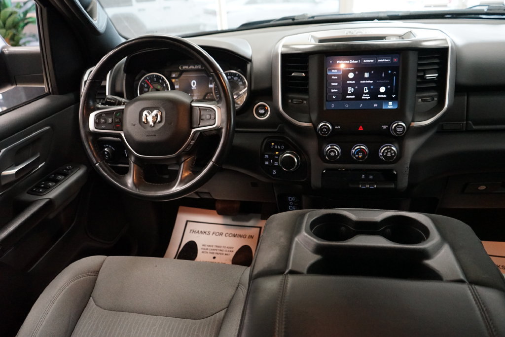 Used 2022 RAM 1500 Big Horn AWD/4WD image 9
