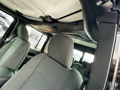 New 2026 Jeep Gladiator Sport image 18