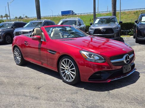 Used 2020 Mercedes-Benz SLC 300 image 2