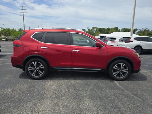 Used 2017 Nissan Rogue SL FWD image 3
