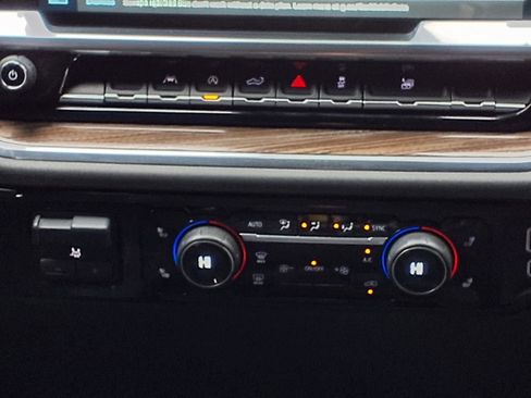 Used 2022 Chevrolet Silverado 1500 LT w/ Texas Edition Plus image 15