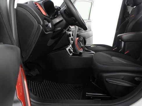 Used 2023 Jeep Renegade Trailhawk image 15