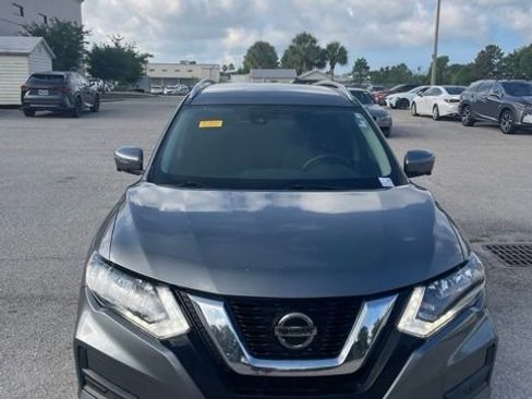 Used 2019 Nissan Rogue SV w/ Premium Package FWD image 6