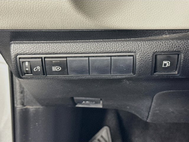 Certified 2020 Toyota Corolla LE w/ Carpet Mat Package (TMS) FWD image 11