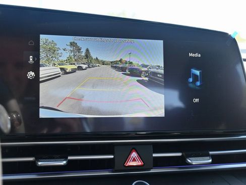 Used 2025 Hyundai Elantra SEL w/ Cargo Package image 21