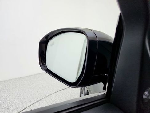 New 2026 Land Rover Discovery Dynamic SE AWD/4WD image 19