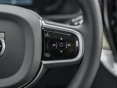 Certified 2025 Volvo XC90 T8 Core w/ Climate Package image 25