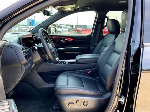 Used 2024 Chevrolet Traverse Z71 w/ Enhanced Driving Package AWD/4WD image 8