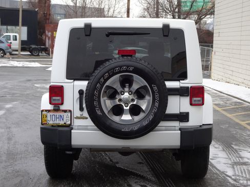 Used 2018 Jeep Wrangler Unlimited Sahara w/ Connectivity Group image 6