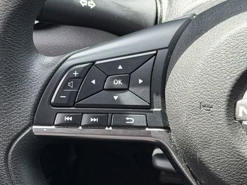 Used 2024 Nissan Sentra SV FWD image 14