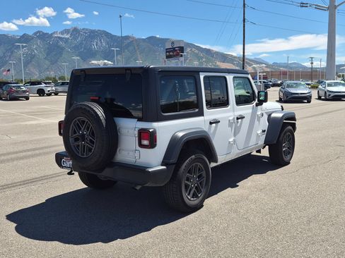 Used 2024 Jeep Wrangler Unlimited Sport AWD/4WD image 3