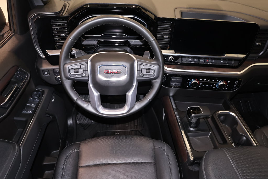 Used 2024 GMC Sierra 1500 SLT w/ SLT Premium Package AWD/4WD image 24