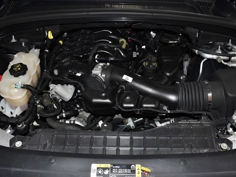 Used 2023 Jeep Grand Cherokee Limited AWD/4WD image 15