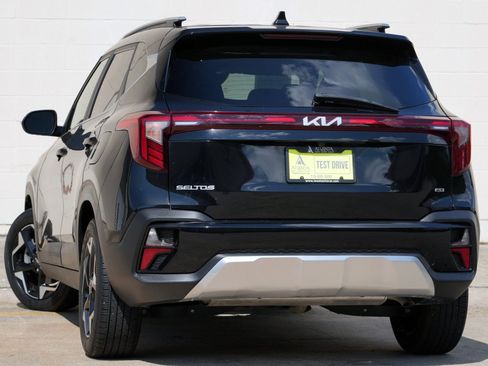 Used 2024 Kia Seltos EX AWD/4WD image 5