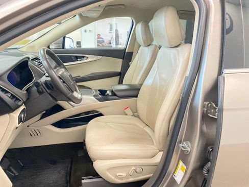 Used 2020 Lincoln Nautilus Premier w/ Equipment Group 101A AWD/4WD image 16