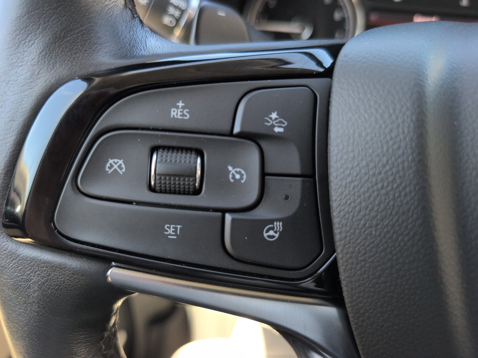 Used 2023 Buick Enclave Essence w/ Experience Buick Package FWD image 29