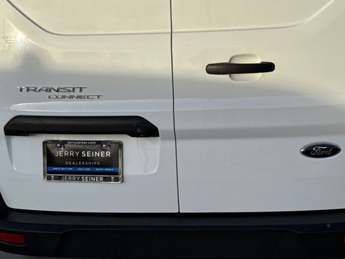 Used 2023 Ford Transit Connect XL image 12