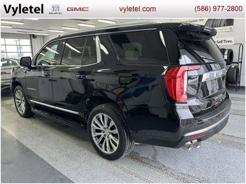 Used 2024 GMC Yukon Denali w/ Advanced Technology Package image 4