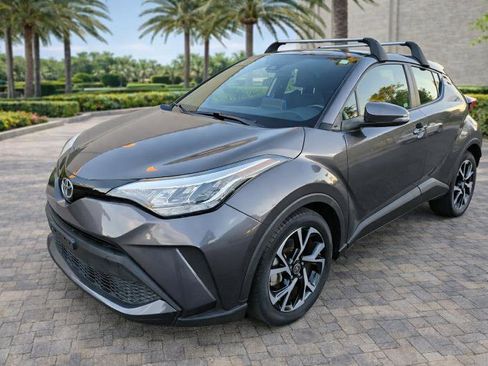 Used 2021 Toyota C-HR XLE image 2