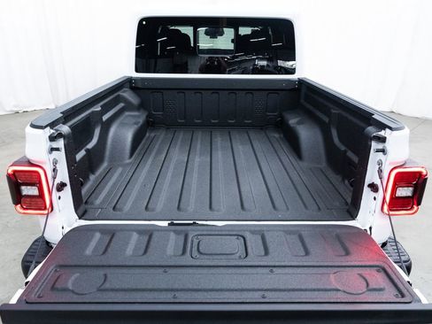 New 2026 Jeep Gladiator Rubicon AWD/4WD image 8