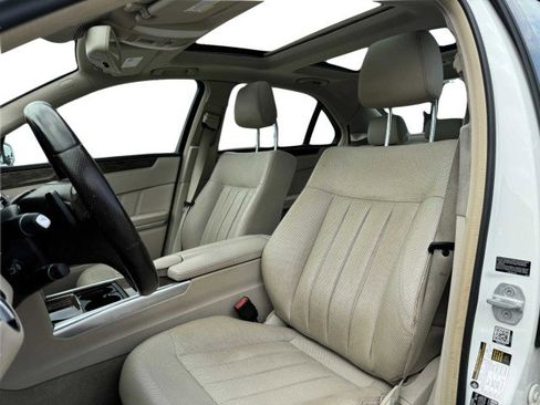 Used 2015 Mercedes-Benz E 400 4MATIC Sedan image 22