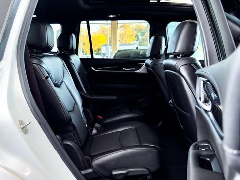 Used 2024 Cadillac XT6 Premium Luxury w/ Technology Package image 32