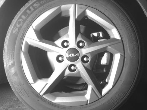 Used 2025 Kia K4 image 10