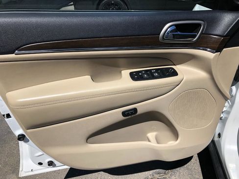 Used 2016 Jeep Grand Cherokee Limited w/ Trailer Tow Group IV AWD/4WD image 14