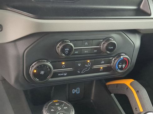 Used 2022 Ford Bronco Badlands AWD/4WD image 17