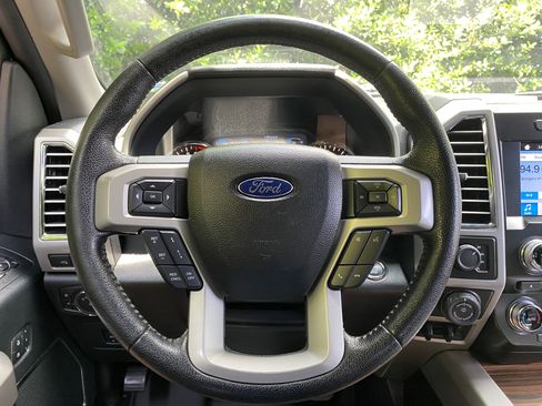 Used 2016 Ford F150 Lariat w/ Equipment Group 502A Luxury AWD/4WD image 19