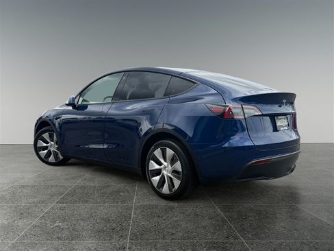 Used 2021 Tesla Model Y Long Range AWD/4WD image 3